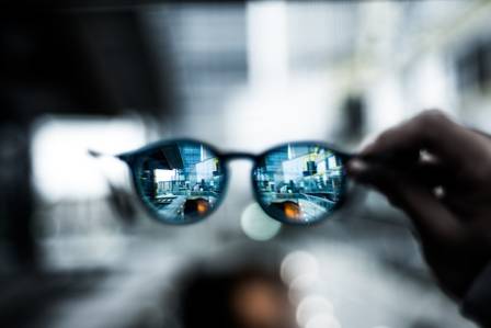 Smart Glasses vs. AI Glasses